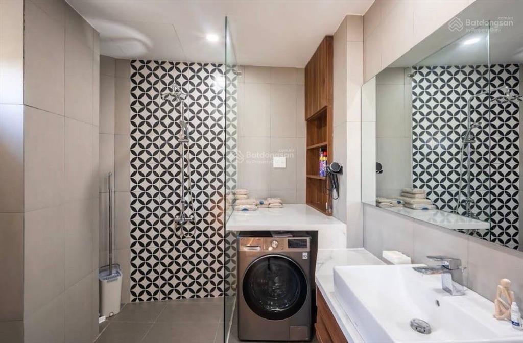 Bán nhà mặt phố hồ xuân hương, gần biển, kinh doanh sầm uất, diện tích 80m  4 tầng  ngang 7.5m.