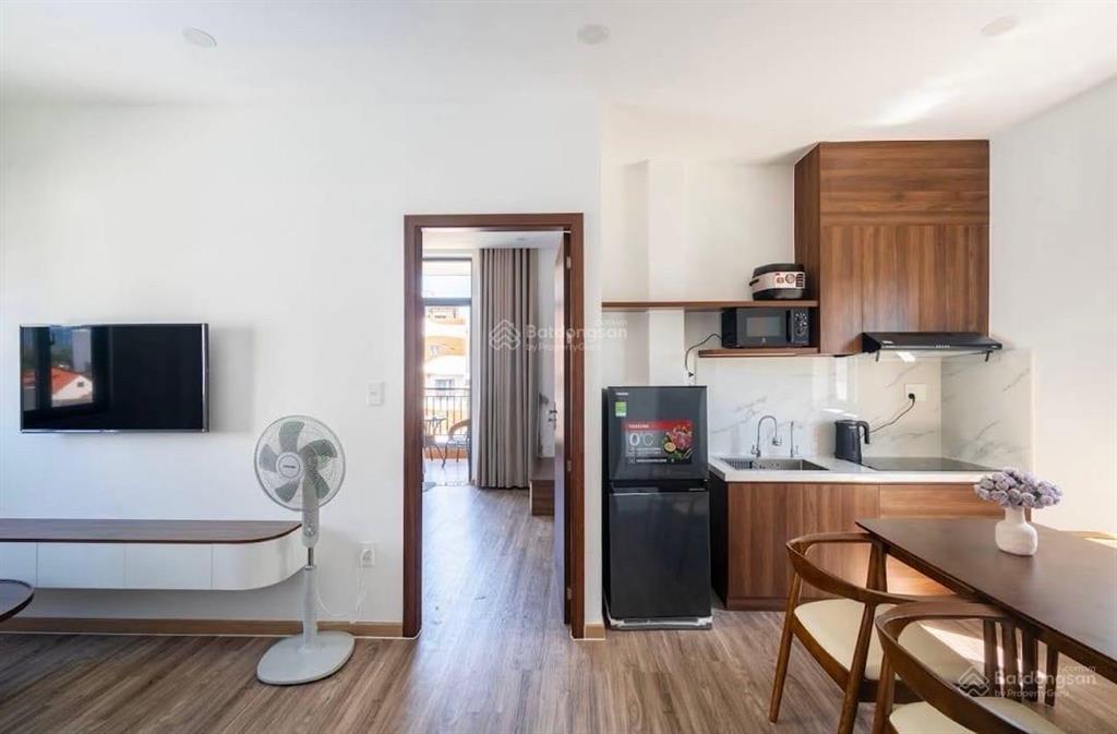 Bán nhà mặt phố hồ xuân hương, gần biển, kinh doanh sầm uất, diện tích 80m  4 tầng  ngang 7.5m.