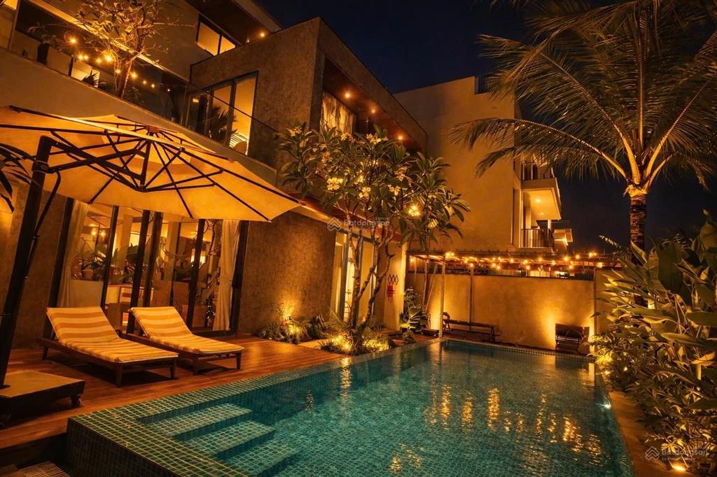 Bán gấp biệt thự chương dương khuê mỹ, ngay điểm bắn pháp hoa quốc tế, diện tích 285m  ngang 15m.