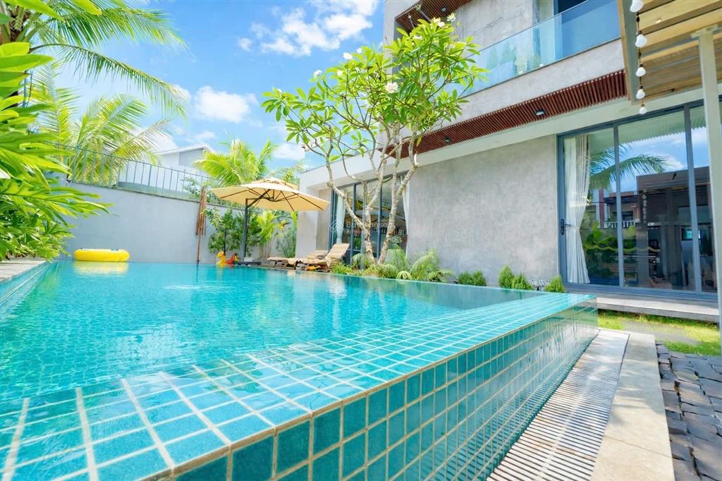 Bán gấp biệt thự chương dương khuê mỹ, ngay điểm bắn pháp hoa quốc tế, diện tích 285m  ngang 15m.
