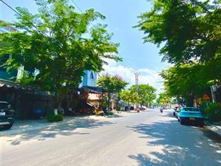 Bán nhà đẹp 2 mặt tiền đường ô tô phan tứ, gần biển, khách tây lưu trú đông đúc, dt 86m  ngang 6m.