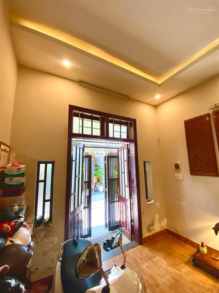Bán nhà đẹp 2 mặt tiền đường ô tô phan tứ, gần biển, khách tây lưu trú đông đúc, dt 86m  ngang 6m.