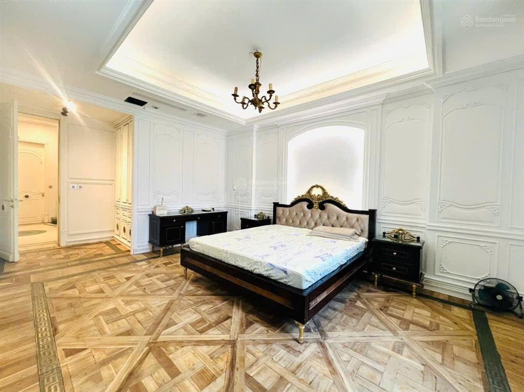 Tôi cần bán nhà biệt thự kđt tp giao lưu thành phố giao lưu, 4tầng thang máy full nội thất cao cấp