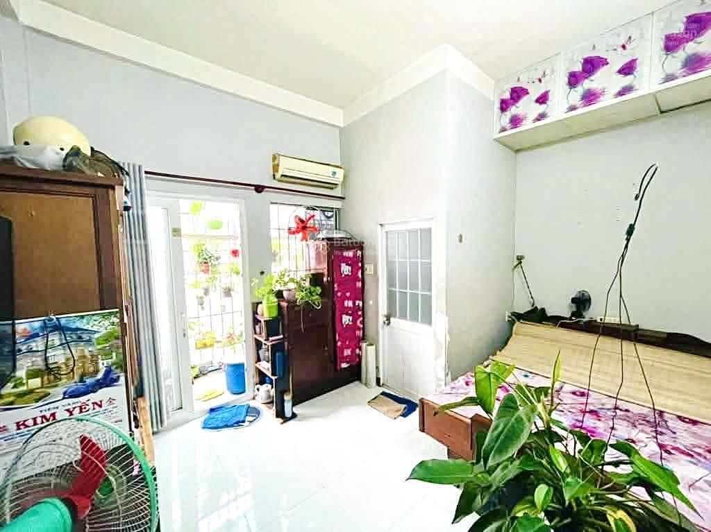 Nhà đẹp gần ngã tư bốn xã, sát hoà bình  đầm sen  q11, xe hơi vào nhà 4 tầng