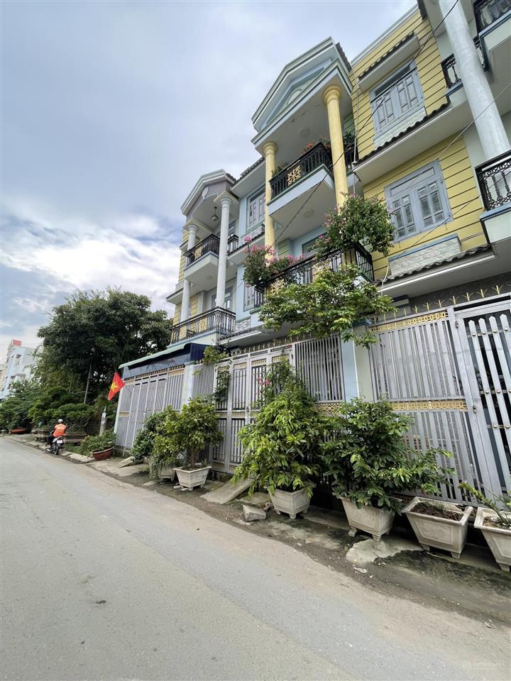 Bán gấp nhà hxh gần lê văn quới, bình trị đông, giá 5,4 tỷ, 70 m2, 4 tầng, 6pn
