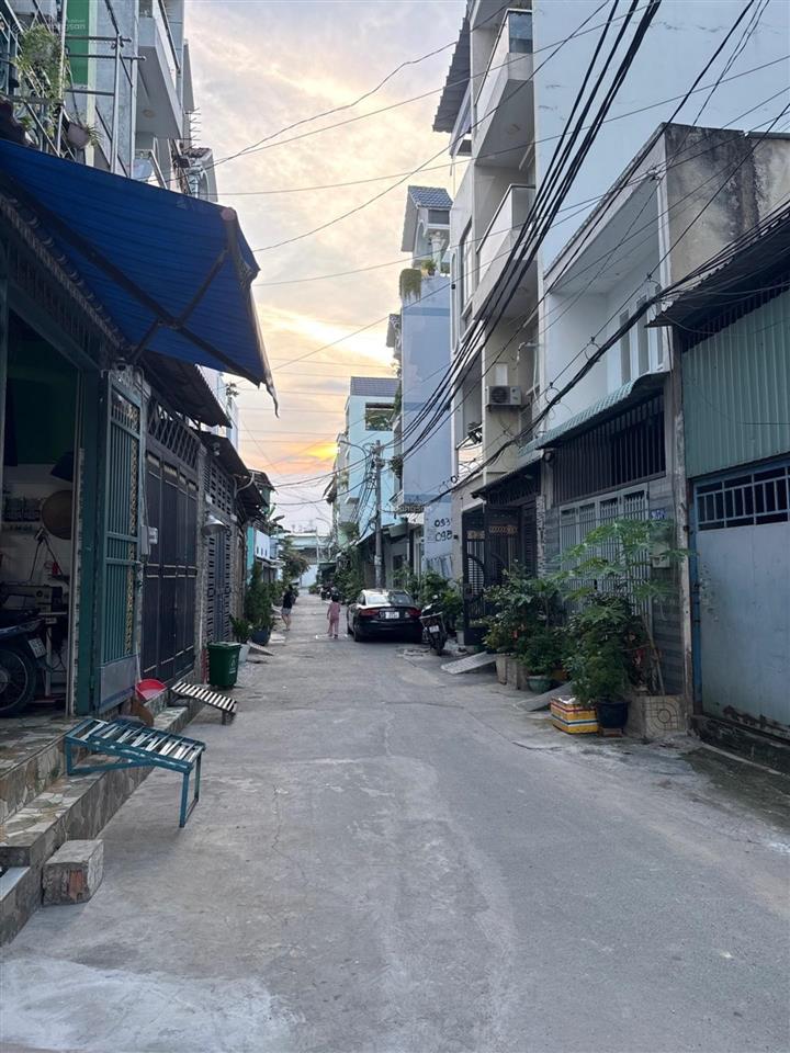 Bán nhà hẻm xe hơi thông hương lộ 2  bình trị đông 4x17m, 5pn, 4,9 tỷ