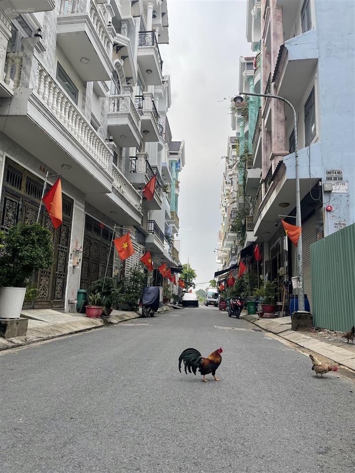 Bán nhà xe tải đổ cửa dt93m2, hương lộ 2 sát coopmart bình tân, 4.8x20m, giá 5.5 tỷ