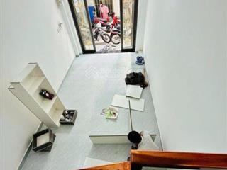 Bán nhà đẹp đường hoàng diệu q4 giá tốt