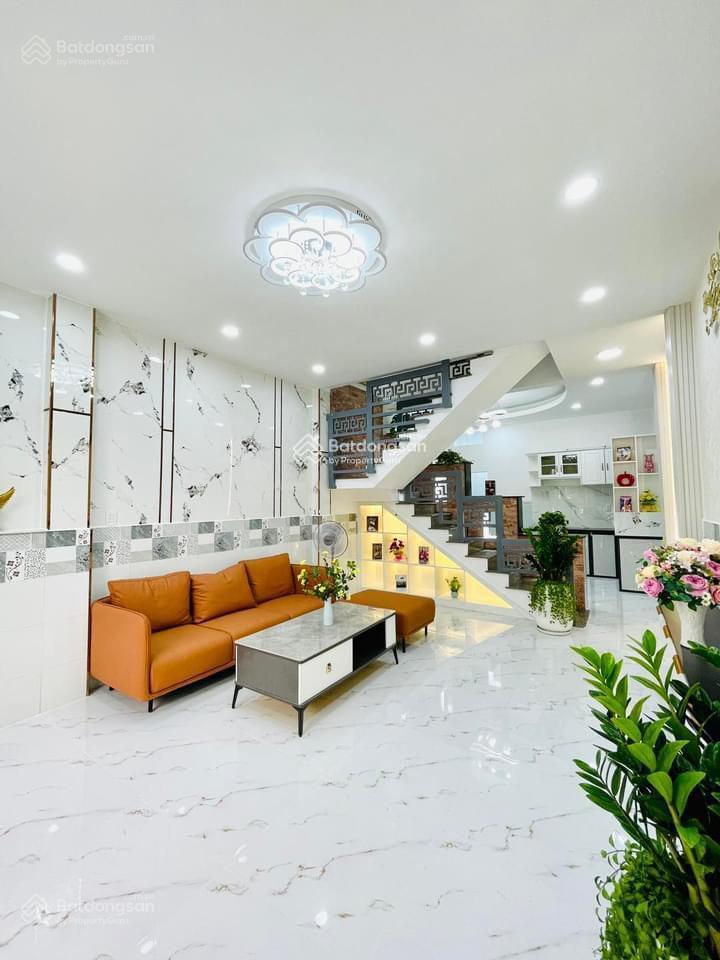 Cần bán gấp nhà nguyễn xiển, chủ chuẩn bị đi định cư, giá 4 tỷ 7, 55m2 sổ sẵn, gần trường đại học