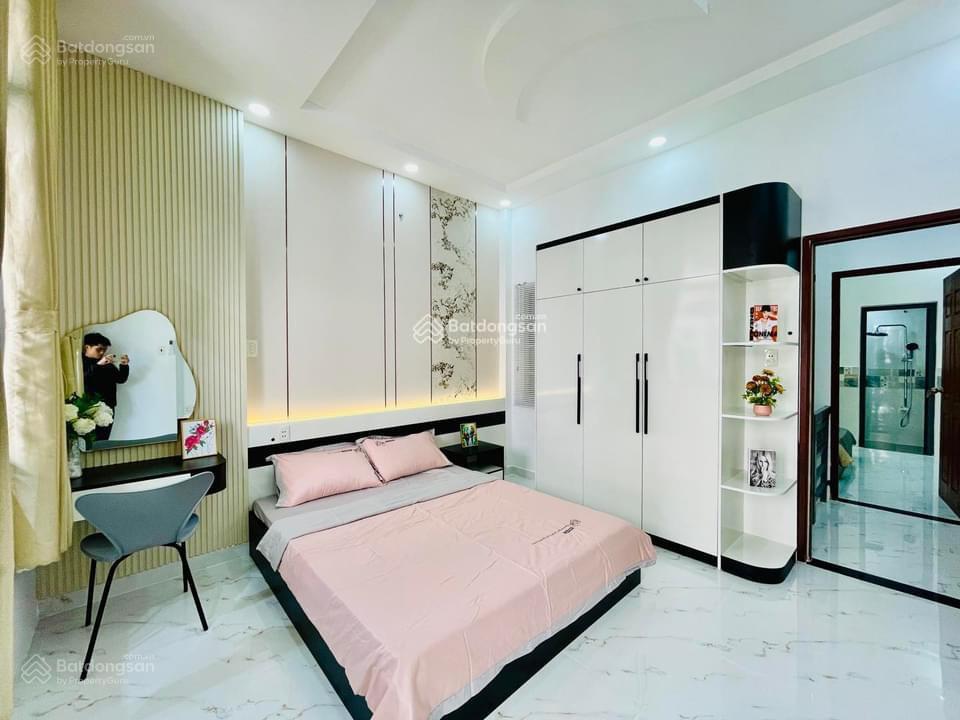 Cần bán gấp nhà nguyễn xiển, chủ chuẩn bị đi định cư, giá 4 tỷ 7, 55m2 sổ sẵn, gần trường đại học