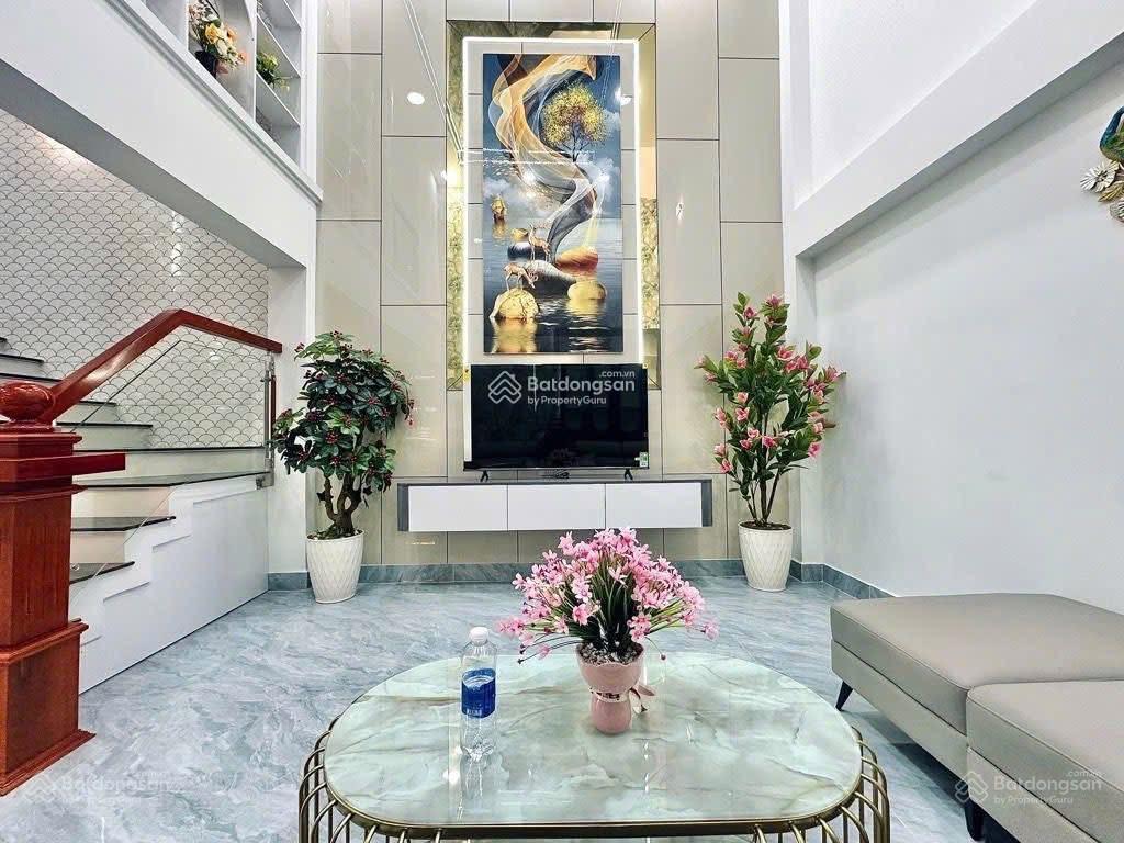 Cần bán gấp nhà đường lê văn việt, hẻm xe hơi, giá tốt 67m2, gần trường đại học