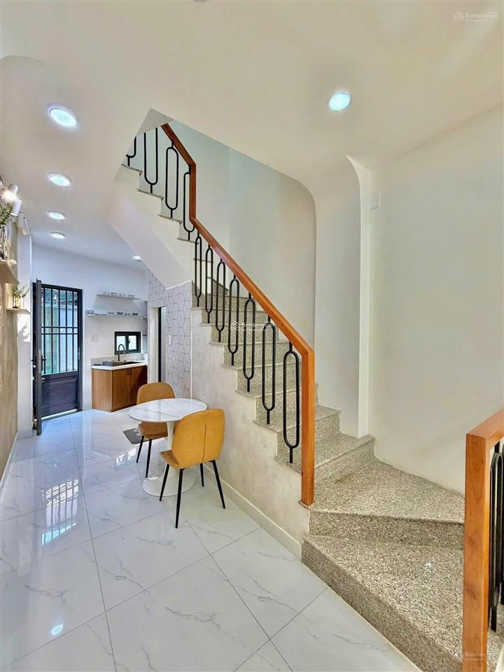 Cần bán siêu phẩm nhà lê văn việt  q9 60m2  hẻm xe hơi  gần các trường đh  nhiều tiện ích