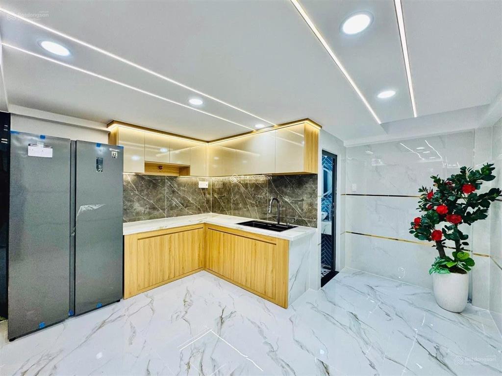 Chính chủ kẹt tiền cần bán nhà riêng 67m2 giá 4 tỷ 7  hẻm xe hơi  gần trường đại học