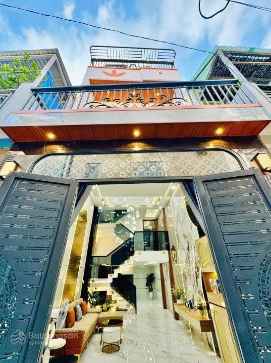 Chính chủ kẹt tiền cần bán nhà riêng 67m2 giá 4 tỷ 7  hẻm xe hơi  gần trường đại học