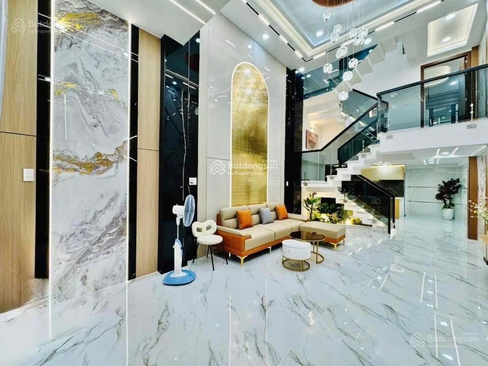Chính chủ kẹt tiền cần bán nhà riêng 67m2 giá 4 tỷ 7  hẻm xe hơi  gần trường đại học