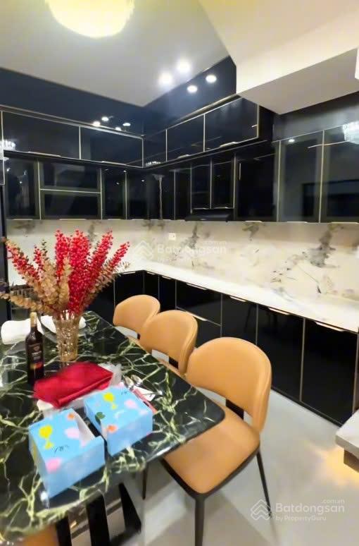 Chủ chuẩn bị định cư cần bán nhà nguyễn xiển, giá 4 tỷ 9, gần trường đh hutech