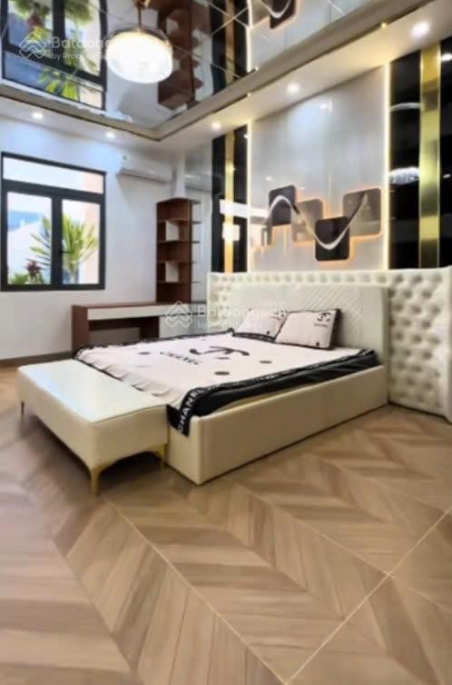 Chủ chuẩn bị định cư, cần bán siêu phẩm nhà lê văn chí, giá 5 tỷ 4, rộng rãi  full nội thất