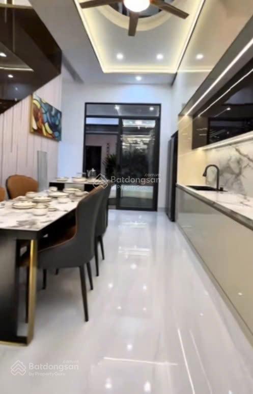 Chủ chuẩn bị định cư, cần bán siêu phẩm nhà lê văn chí, giá 5 tỷ 4, rộng rãi  full nội thất