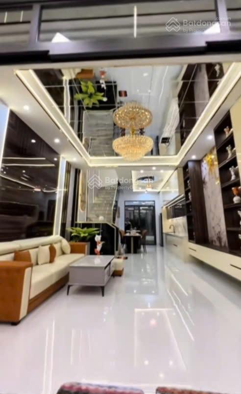 Chủ chuẩn bị định cư, cần bán siêu phẩm nhà lê văn chí, giá 5 tỷ 4, rộng rãi  full nội thất