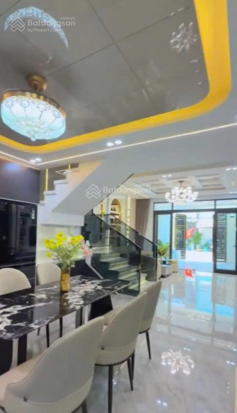 Bán nhà đẹp, chính chủ 70m2, giá 4 tỷ 780, đường lê văn việt  q9, sổ riêng sang tên ngay