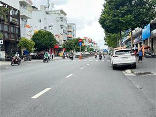 Mt phạm văn bạch đọan đường 20m dt 5 x 18 giá chỉ 16 tỷ