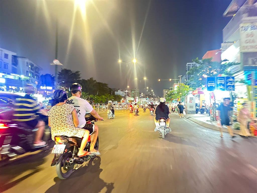 Mặt tiền đường dương quảng hàm, dt 5 x 25m, kết cấu 1 trệt 1 lầu giá chỉ 19 tỷ