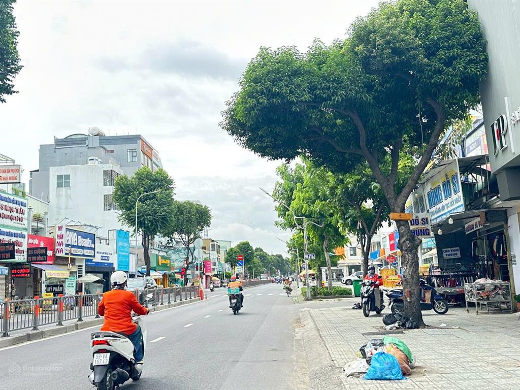 Bán nhà 2 mặt tiền đường tại phan văn trị, 23,5 tỷ, 107m2, giá cực chất