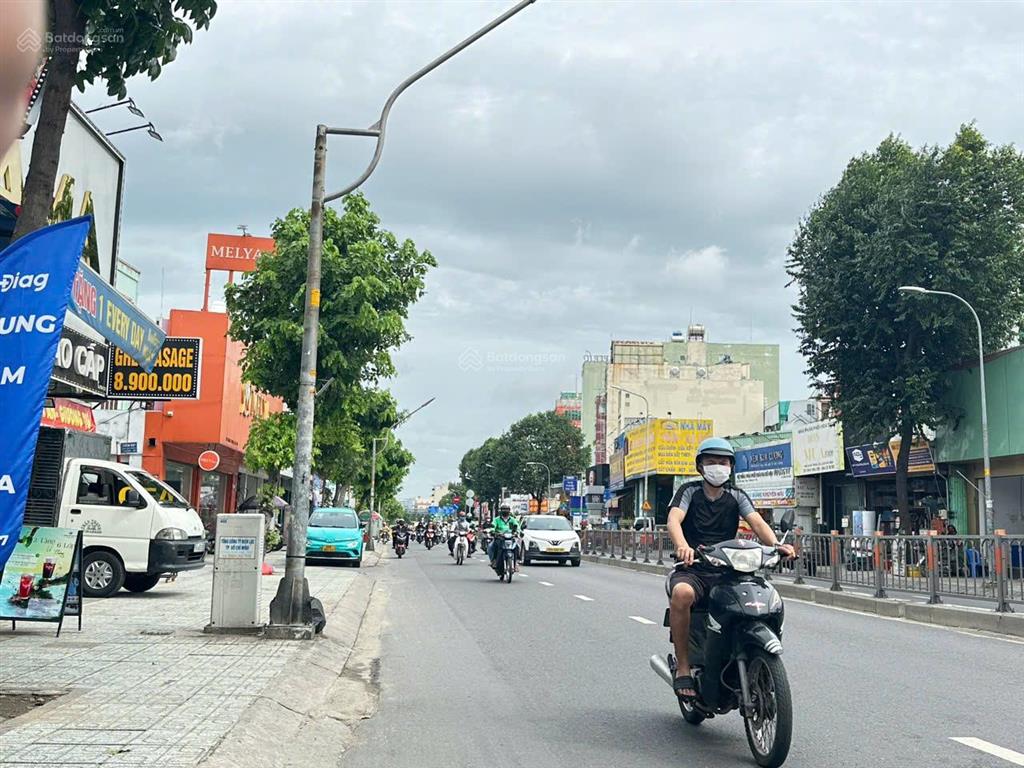 Bán nhà 2 mặt tiền đường tại phan văn trị, 23,5 tỷ, 107m2, giá cực chất