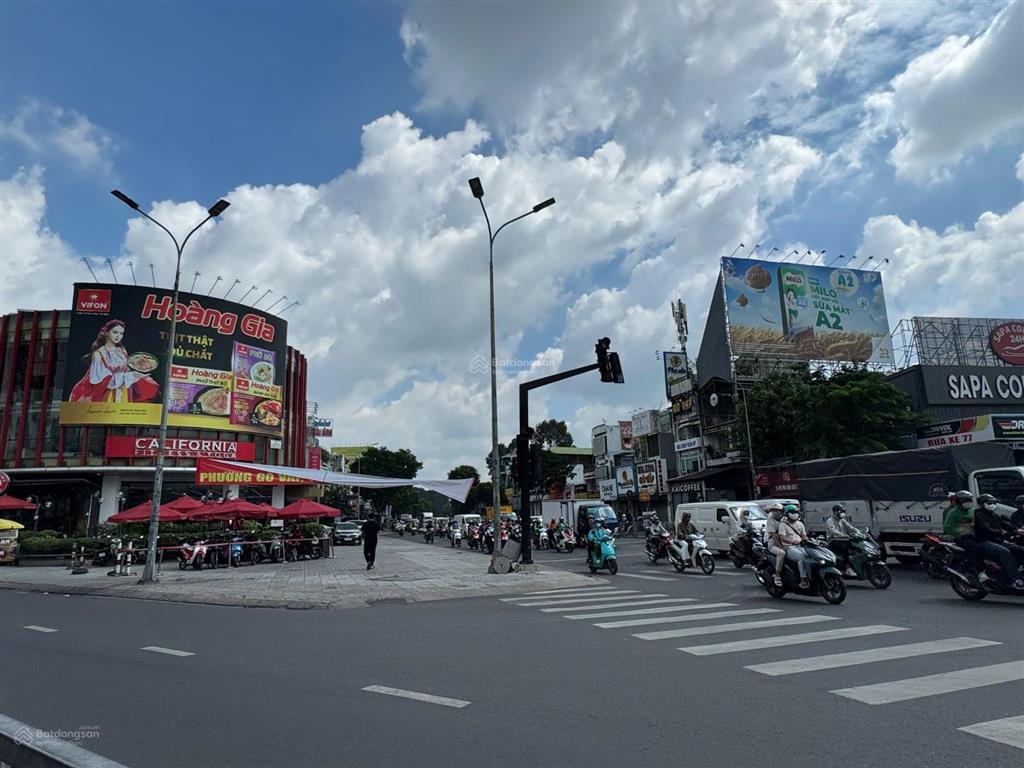 Bán nhà 2 mặt tiền đường tại phan văn trị, 23,5 tỷ, 107m2, giá cực chất