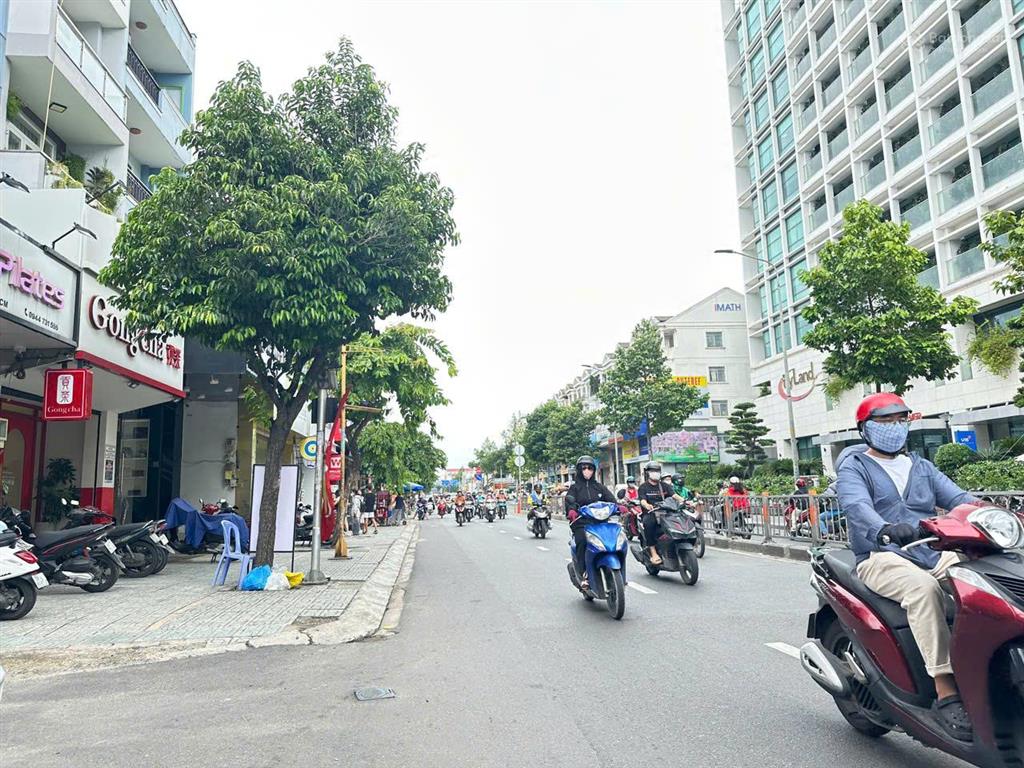 Bán nhà 2 mặt tiền dt 14 x 30m cấp phép xây dựng 1 hầm 7 lầu, 400m2 đất giá 90 tỷ. vị trí vàng
