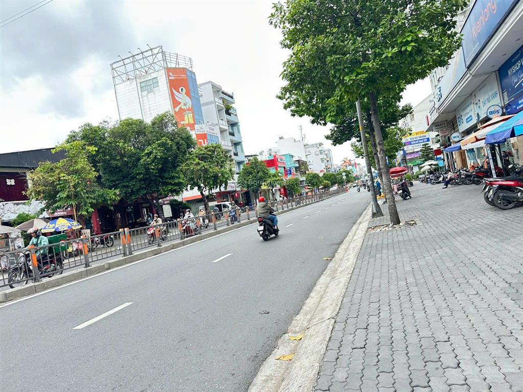 Mt nguyễn oanh dt 7 x 22m cấp 4 vị trí gần ngã 4 giá 19 tỷ
