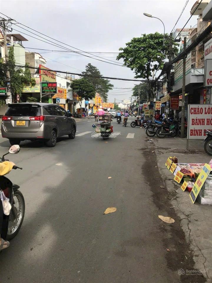 Mặt tiền phan văn trị đoạn vip gần wincom, dt 5.5 x 22 m