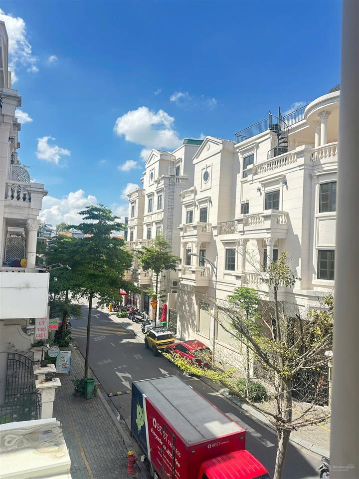 Nhà phố cityland siêu rẻ dt 5x20m kết cấu 1 hầm 4 tầng cách mặt tiền 20m