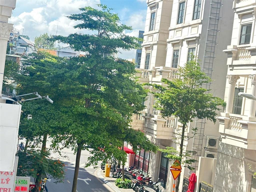 Nhà phố cityland siêu rẻ dt 5x20m kết cấu 1 hầm 4 tầng cách mặt tiền 20m