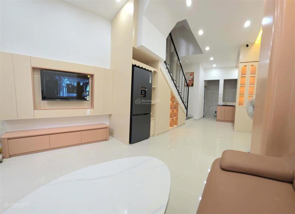 Nhà bán trung tâm nha trang chỉ 4 tỷ 200 triệu, 3 tầng bao gồm đầy đủ nội thất hiện đại