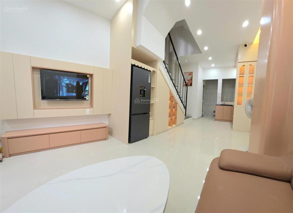 Nhà bán trung tâm nha trang chỉ 4 tỷ 200 triệu, 3 tầng bao gồm đầy đủ nội thất hiện đại