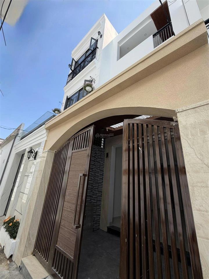 Nhà bán trung tâm nha trang chỉ 4 tỷ 200 triệu, 3 tầng bao gồm đầy đủ nội thất hiện đại