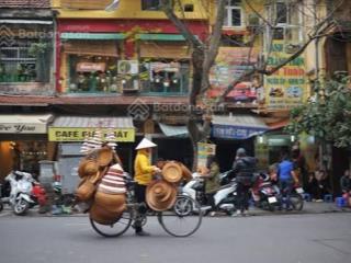Cho thuê nhà phố hàng trống  diện tích 20m², mặt tiền 2m, trung tâm hoàn kiếm