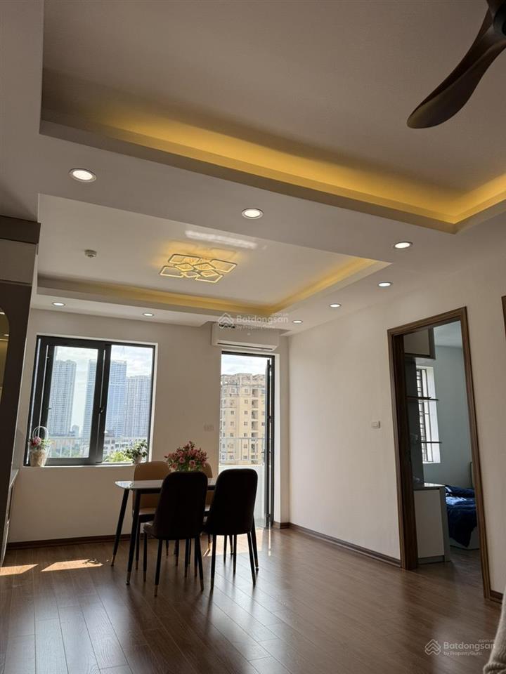 Chính chủ bán căn hộ 70m b10c nam trung yên, tầng cao, sổ đỏ 6,8 tỷ