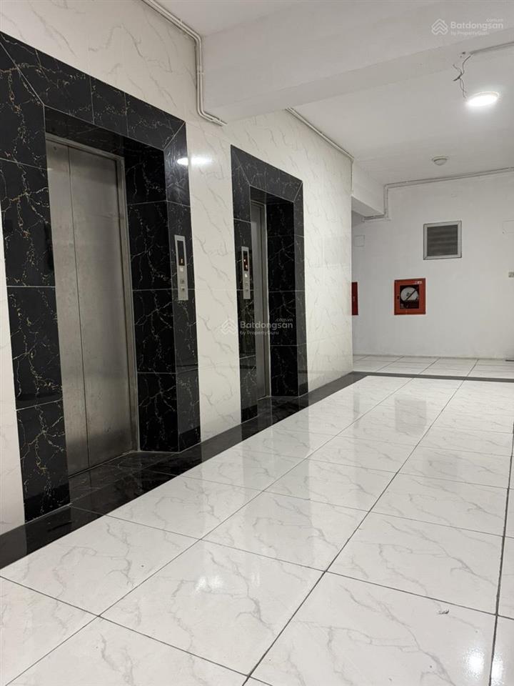 Chính chủ bán căn hộ 70m b10c nam trung yên, tầng cao, sổ đỏ 6,8 tỷ