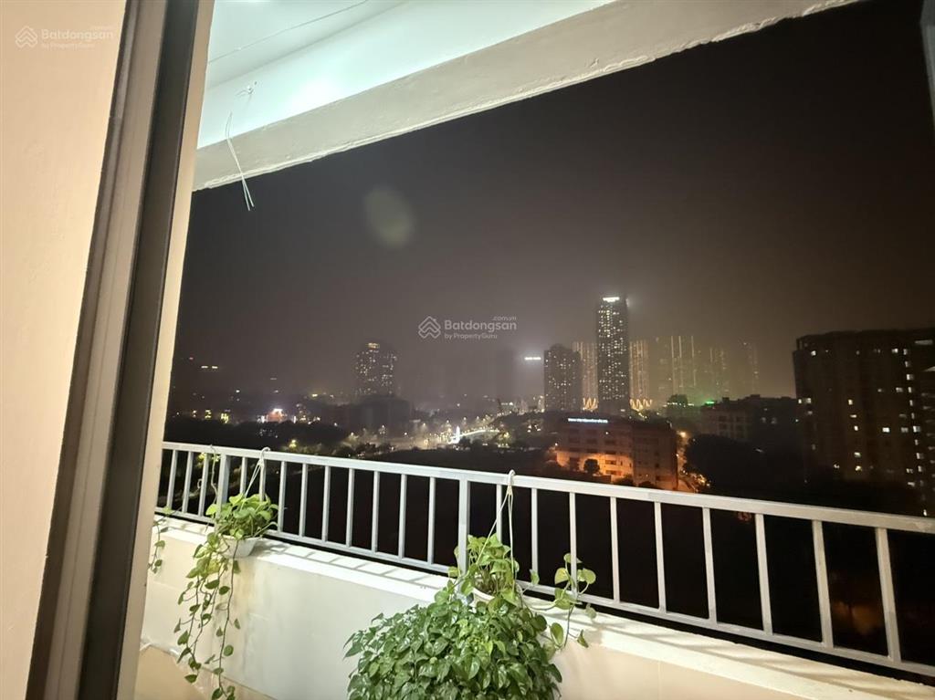Chính chủ bán căn hộ 70m b10c nam trung yên, tầng cao, sổ đỏ 6,8 tỷ
