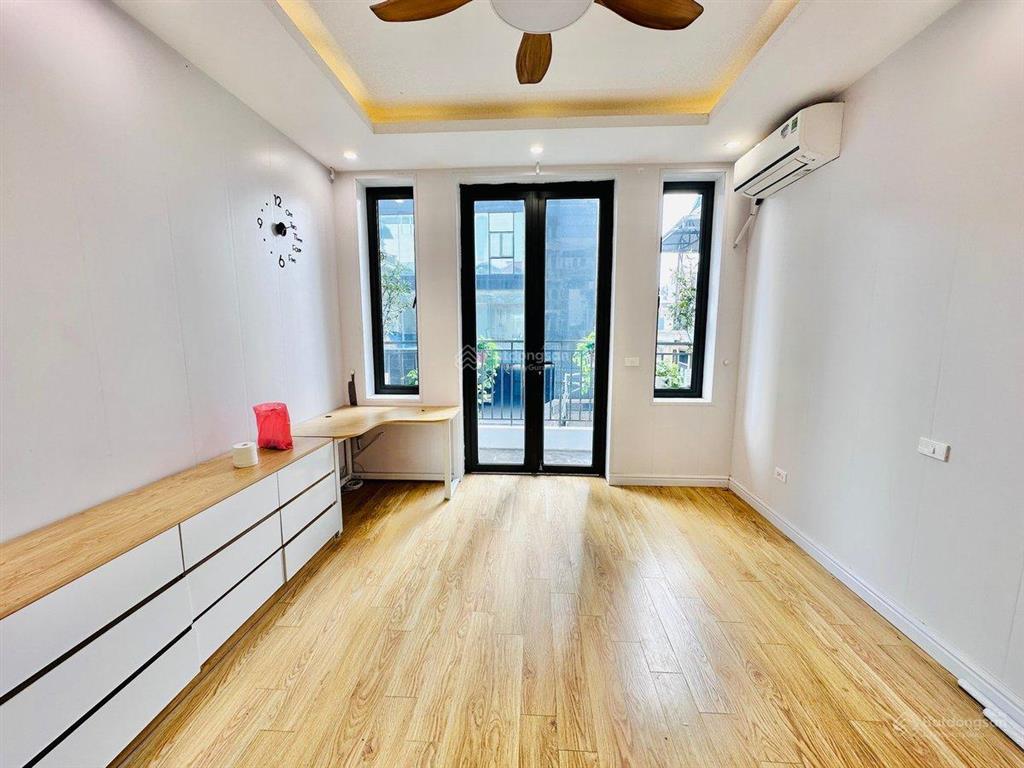Nhà đẹp tây hồ diện tích 33m2 xây 5 tầng chắc chắn, mới đẹp, ô tô đỗ cửa giá nhỉnh 11 tỷ 0919 266 ***
