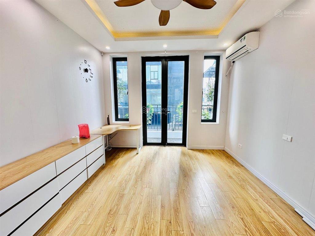 Nhà đẹp tây hồ diện tích 33m2 xây 5 tầng chắc chắn, mới đẹp, ô tô đỗ cửa giá nhỉnh 11 tỷ 0919 266 ***