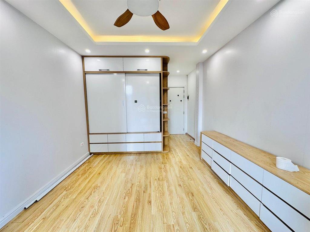 Nhà đẹp tây hồ diện tích 33m2 xây 5 tầng chắc chắn, mới đẹp, ô tô đỗ cửa giá nhỉnh 11 tỷ 0919 266 ***