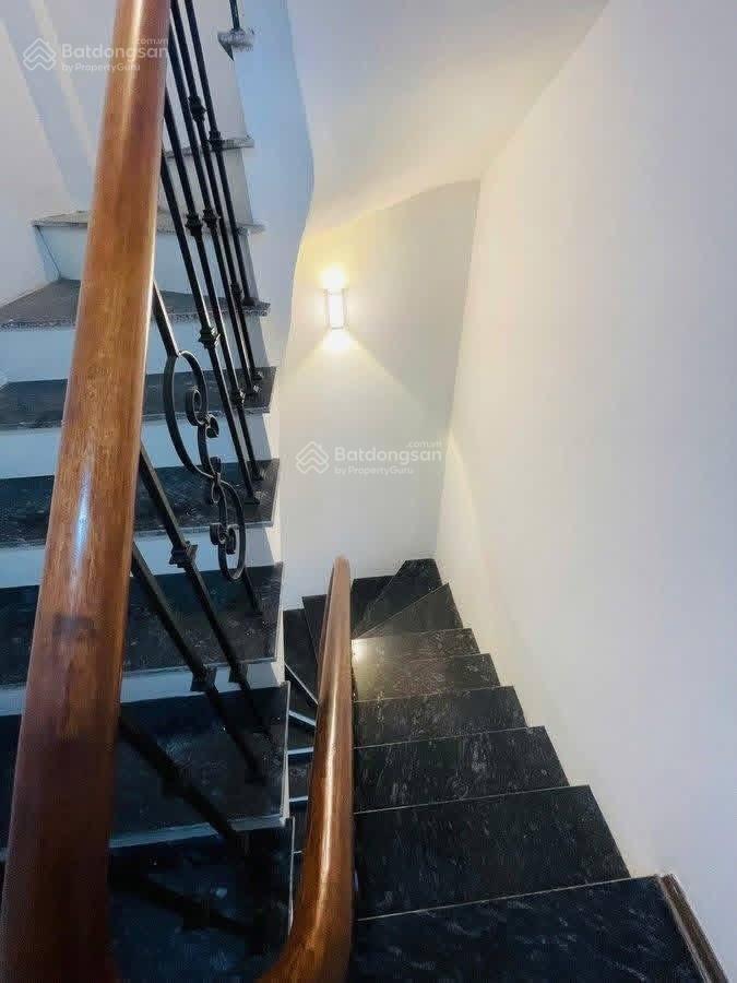 Nhỉnh 8 tỷ nhà đẹp võ chí công, tây hồ diện tích 35m2 xây 5 tầng chắc chắn, nội thất mới đẹp
