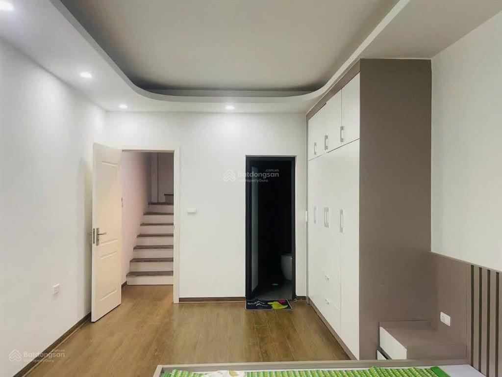 Nhỉnh 8 tỷ nhà đẹp võ chí công, tây hồ diện tích 35m2 xây 5 tầng chắc chắn, nội thất mới đẹp