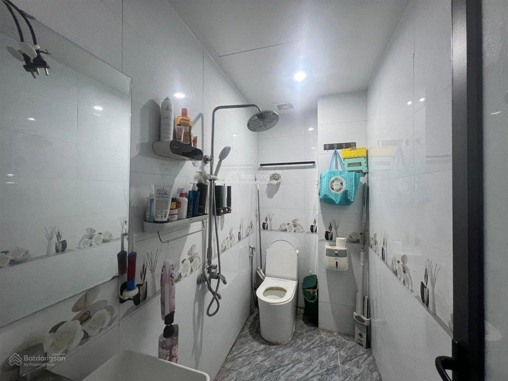 Nhà đẹp cầu giấy, gần trường đại học thương mại, sư phạm, quốc gia, 42m² xây 4 tầng giá hơn 8 tỷ