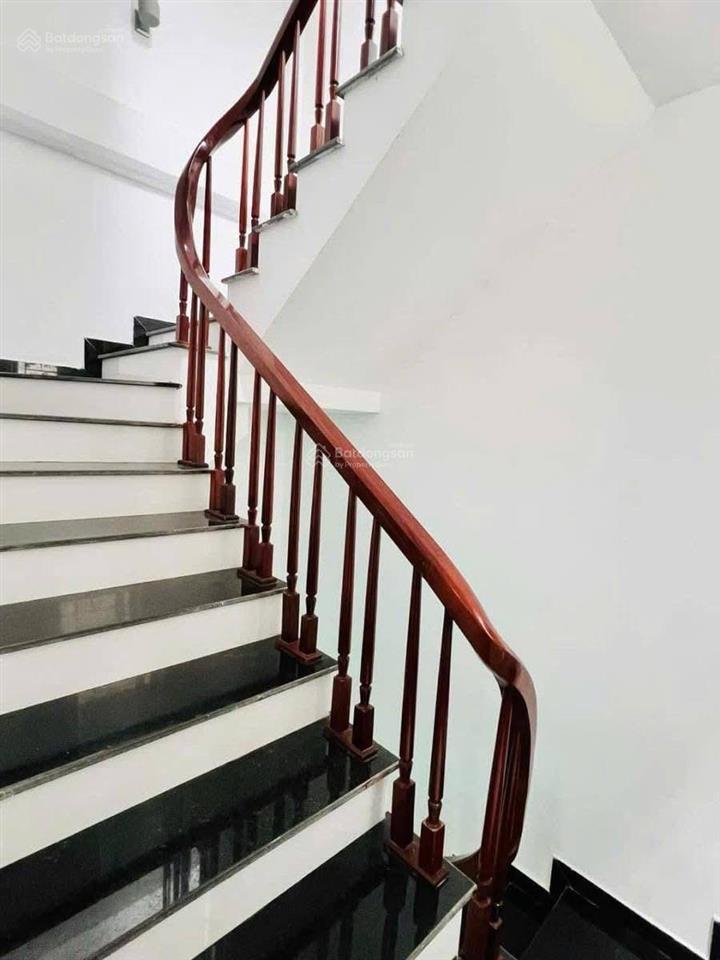 Nhà đẹp nguyễn khang, cầu giấy dt 31m2 xây 5 tầng, lô góc thoáng, vị trí trung tâm giá nhỉnh 8 tỷ