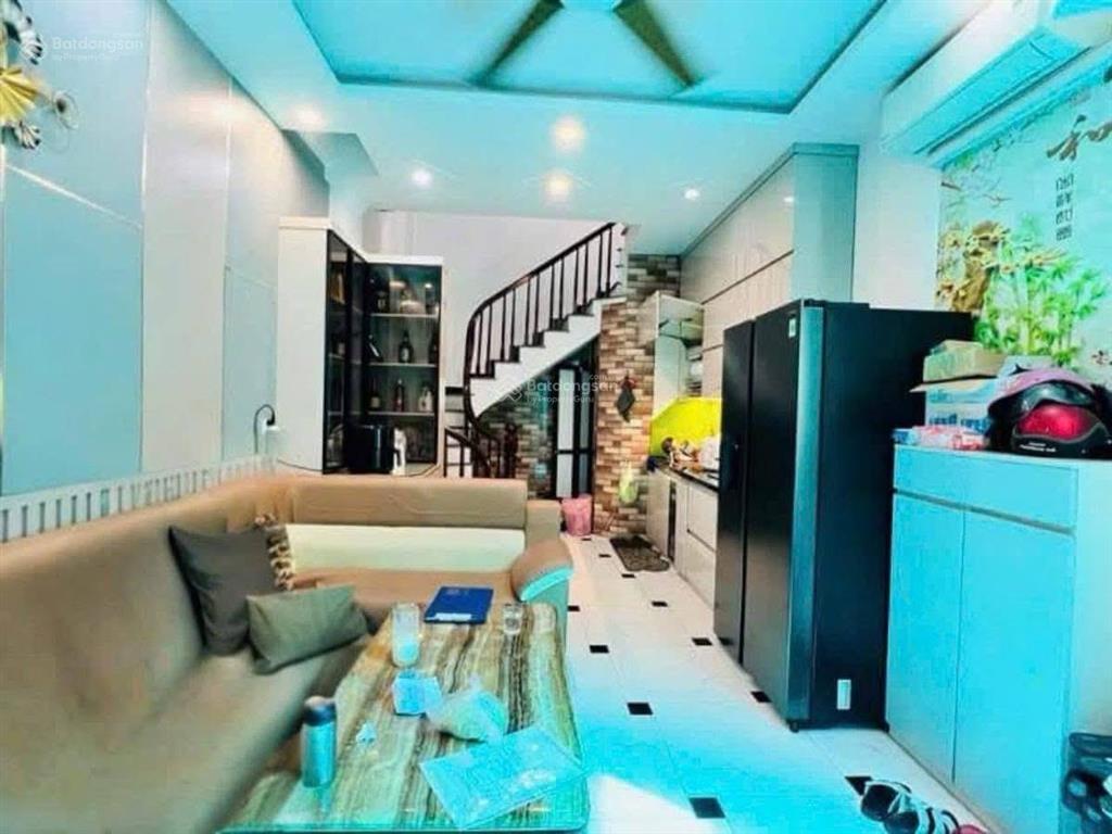 Nhà đẹp nguyễn khang, cầu giấy dt 31m2 xây 5 tầng, lô góc thoáng, vị trí trung tâm giá nhỉnh 8 tỷ
