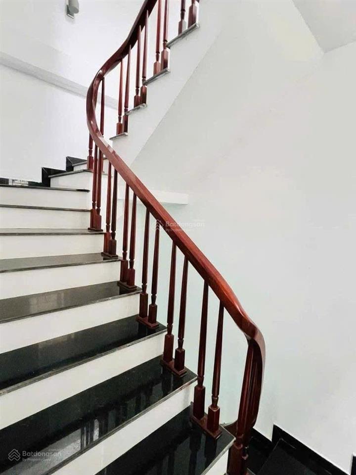Nhà đẹp nguyễn khang, cầu giấy dt 31m2 xây 5 tầng, lô góc thoáng sáng, vị trí trung giá nhỉnh 8 tỷ